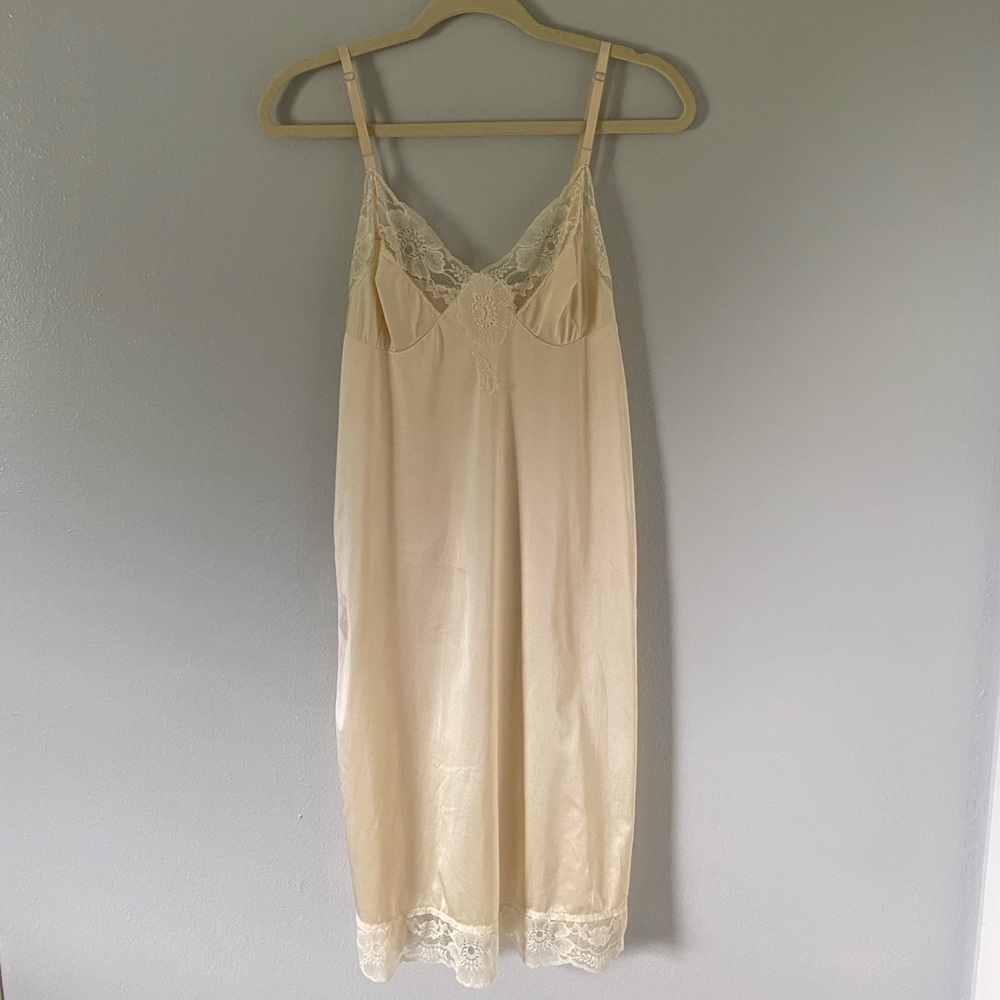 Kayser vintage women's cream lace nightgown chemise Victorian fairy bohemian